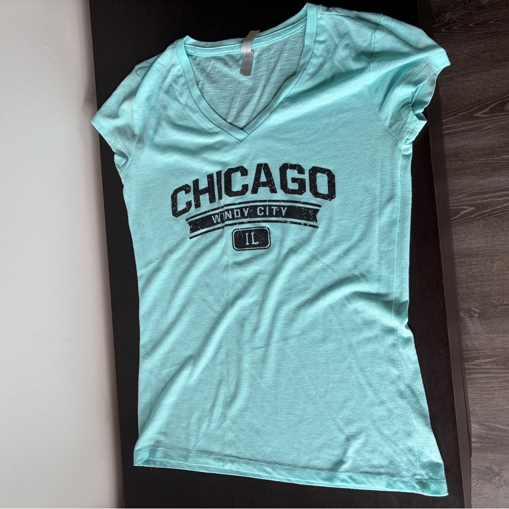 Chicago Graphic V-Neck Tee in Light Aqua